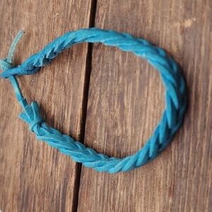 B2511 blue leather braided southwestern bracelet 💙‎